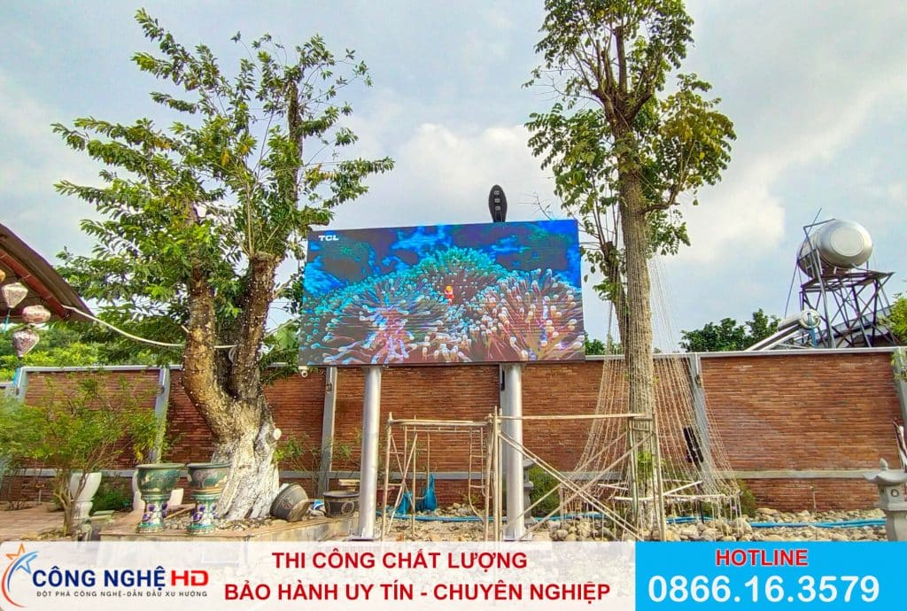 Hình ảnh thực tế: CNHD thi công màn hình led tại cafe sân vườn tại Đồng Nai